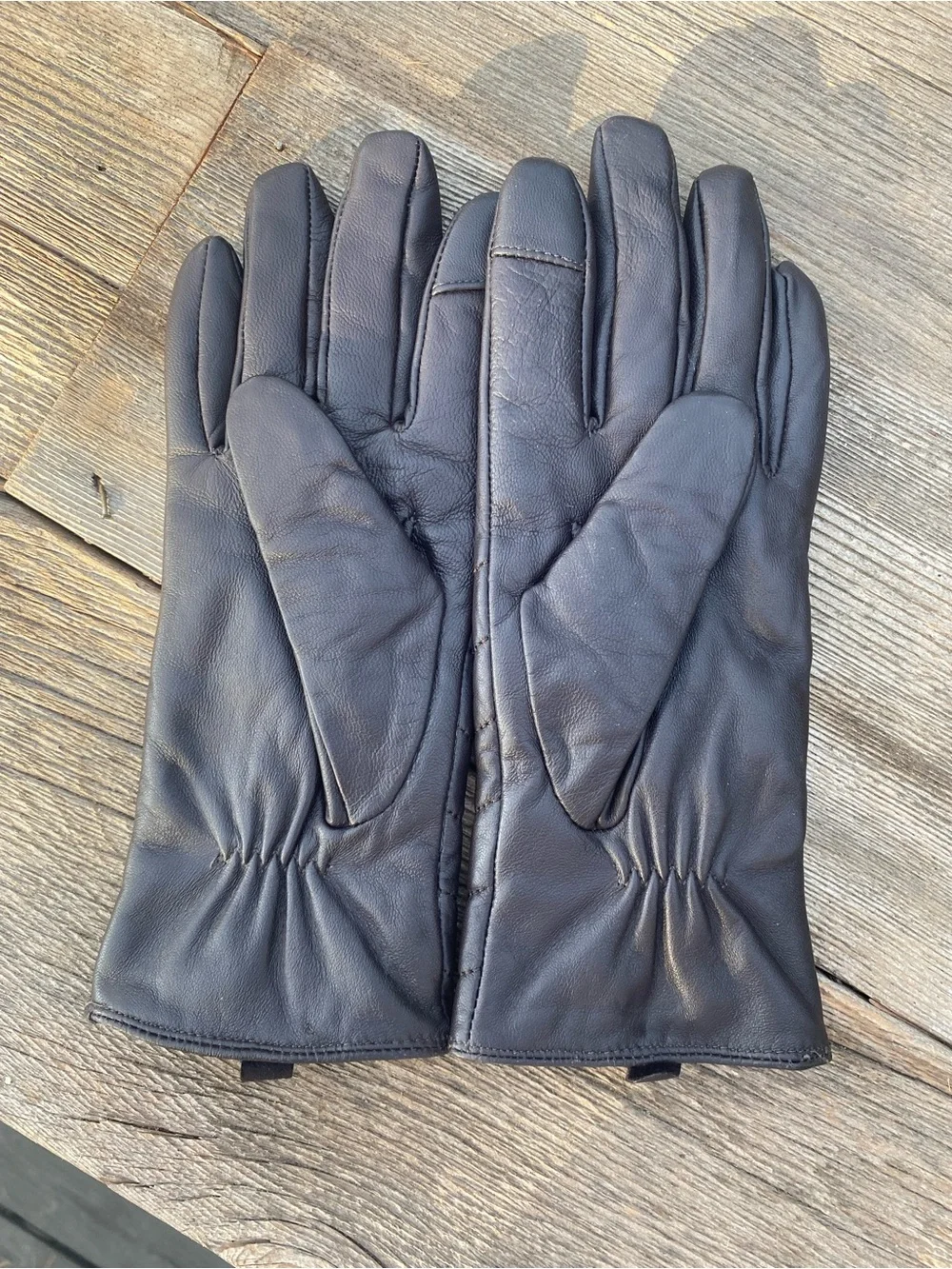 Vintage Halston leather gloves size Small.